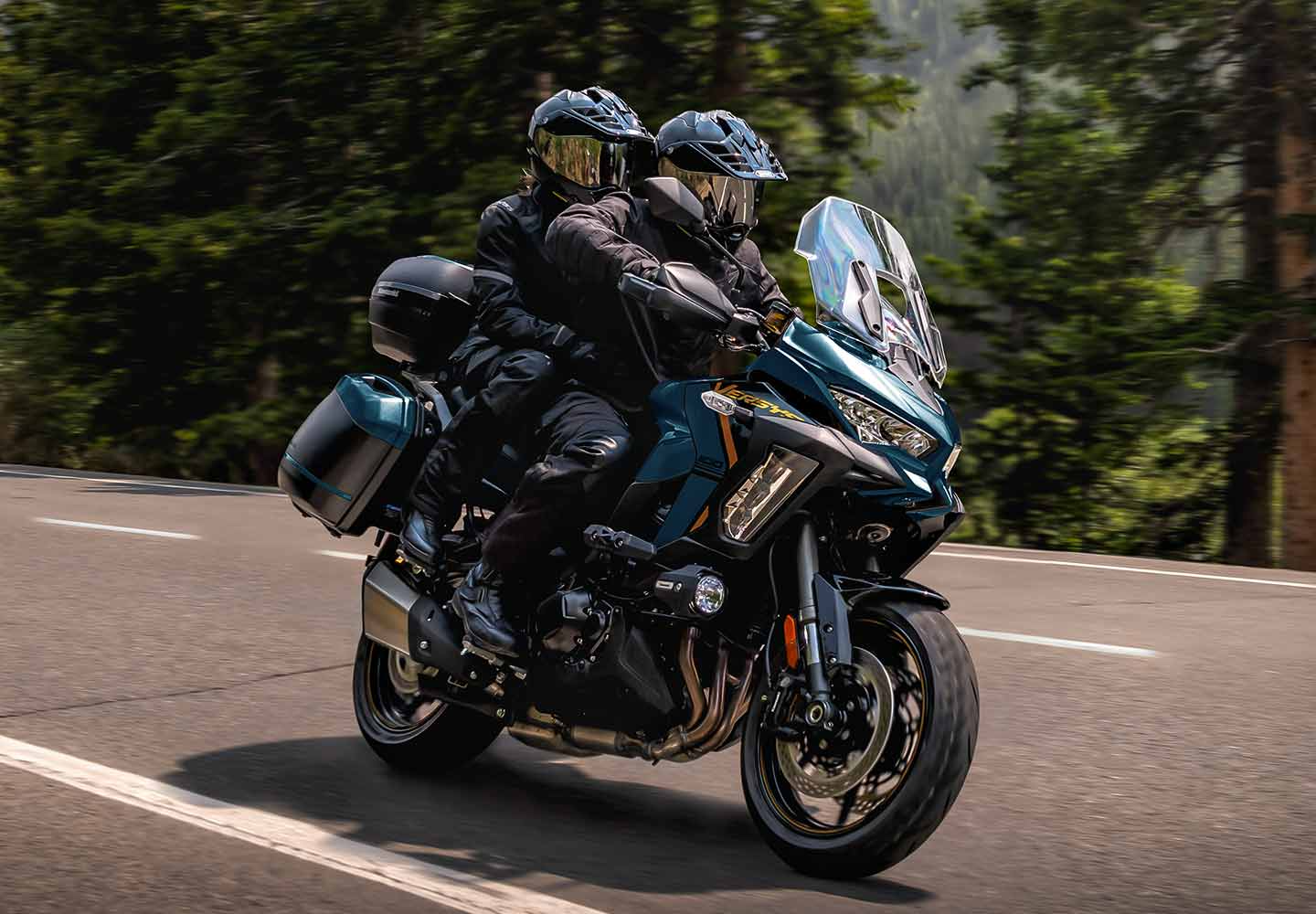 Kawasaki VERSYS 1100 SE | ツーリングモデル | 究極の旅のパートナー