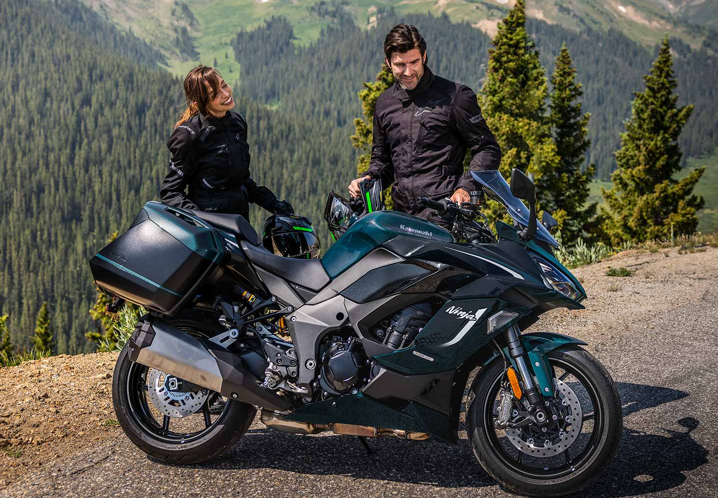 Kawasaki Ninja 1100SX | スポーツツアラーモデル | パワフルかつ有能