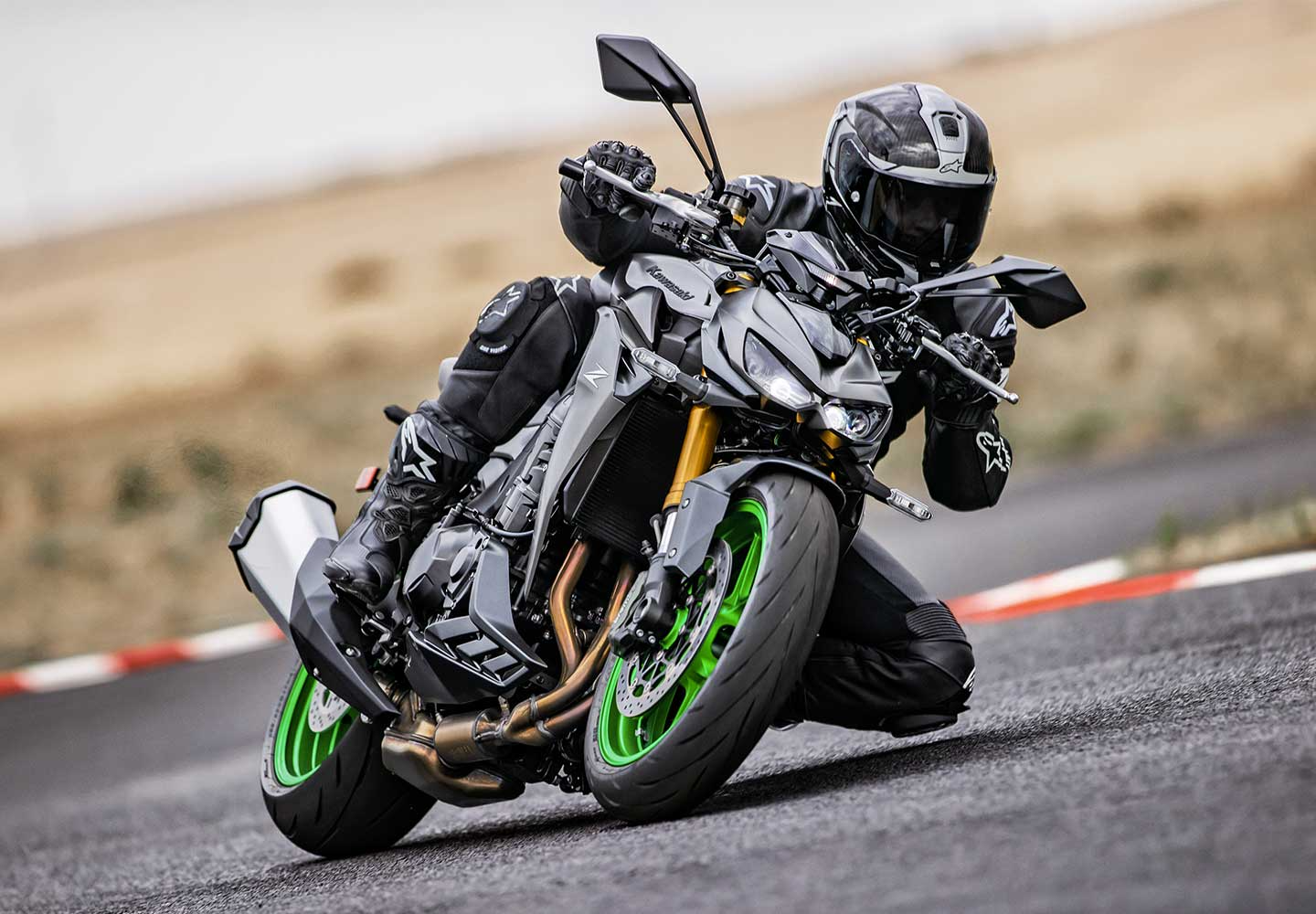 こんぴーです☆ Kawasaki Z1100｜スーパーネイキッドモーターサイクル｜オリジナルの