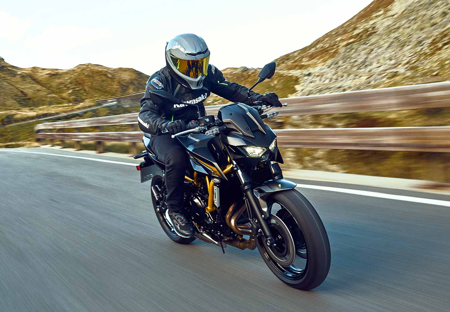 Kawasaki Z650 | スーパーネイキッドモデル | 多彩な機能