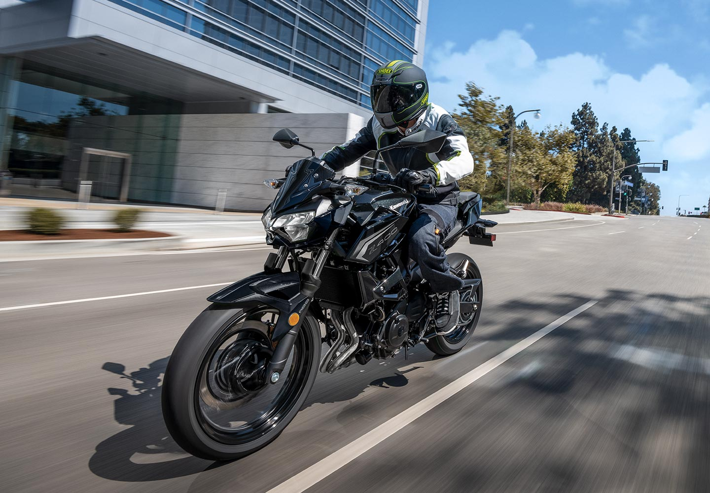 Kawasaki Z400 | スーパーネイキッドモデル | アグレッシブなスタイリング
