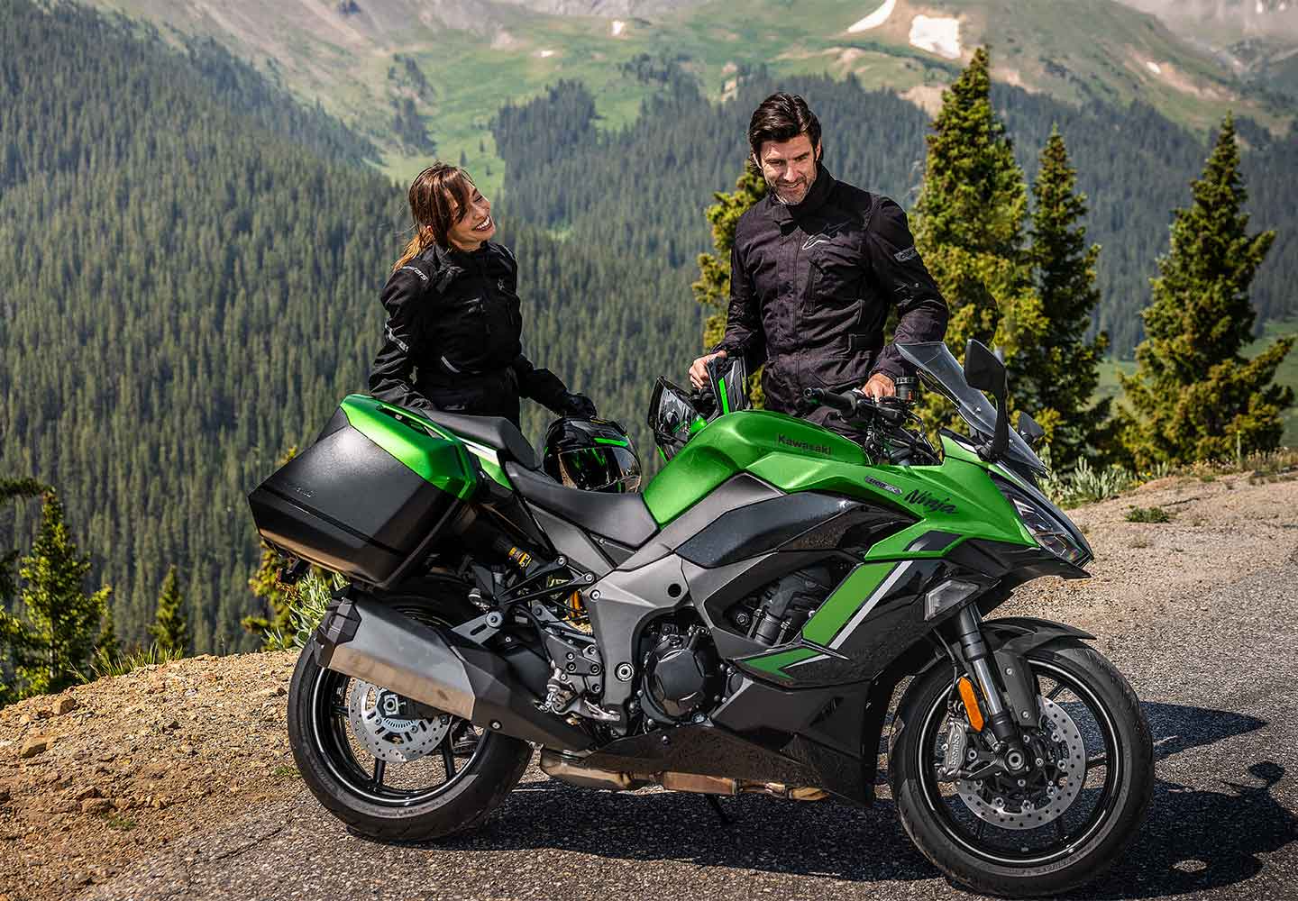 Kawasaki Ninja 1100SX | スポーツツアラーモデル | 力強い走りと高い