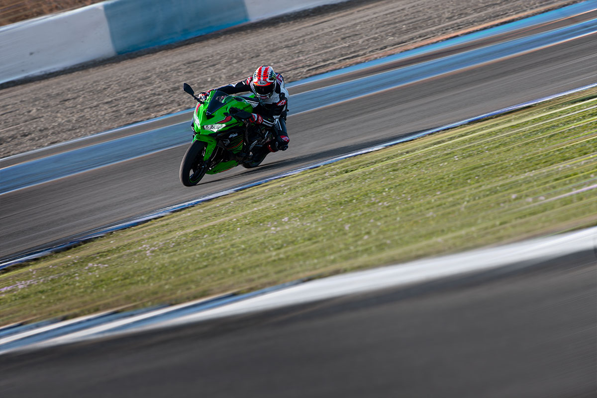 2024 Ninja ZX-25R SE KRT EDITION モーターサイクル |株式会社
