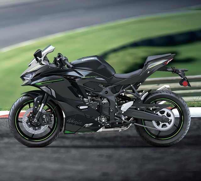 Image of 2024 NINJA ZX-4R SE in action