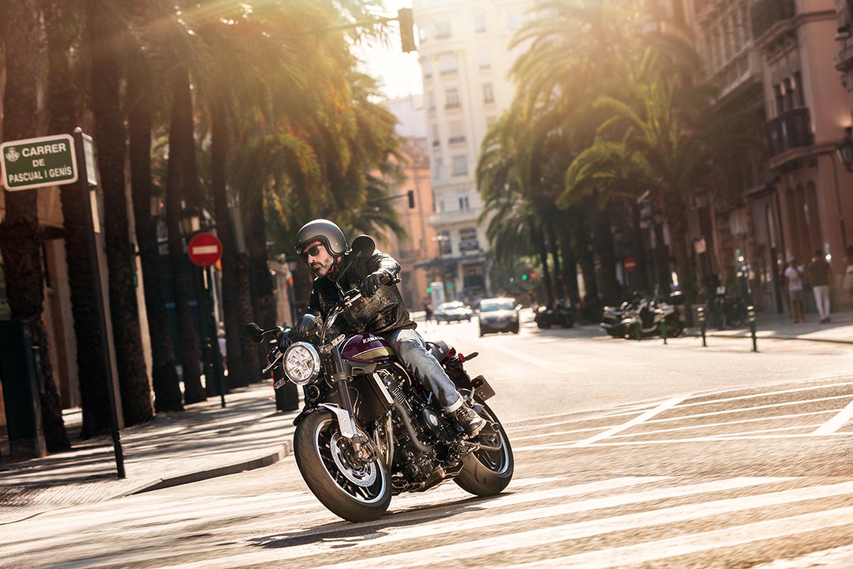 2025 Z900RS モーターサイクル |株式会社カワサキモータースジャパン