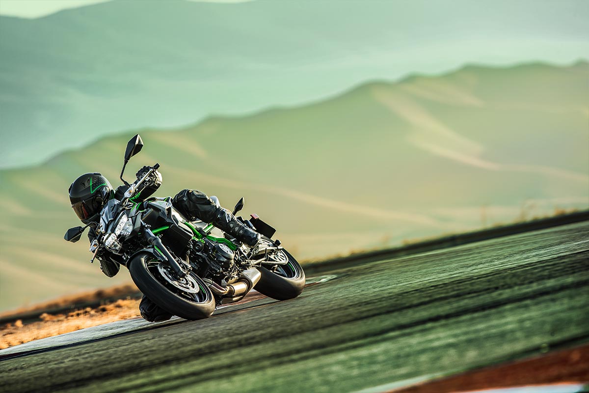 2025 Z650 モーターサイクル |株式会社カワサキモータースジャパン