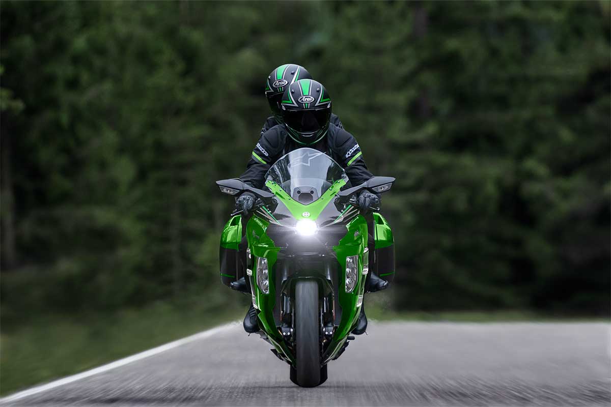 Ninja H2SX 2025年モデル　純正シート 2025 Kawasaki Ninja® H2® SX SE ABS | Motorcycle.com