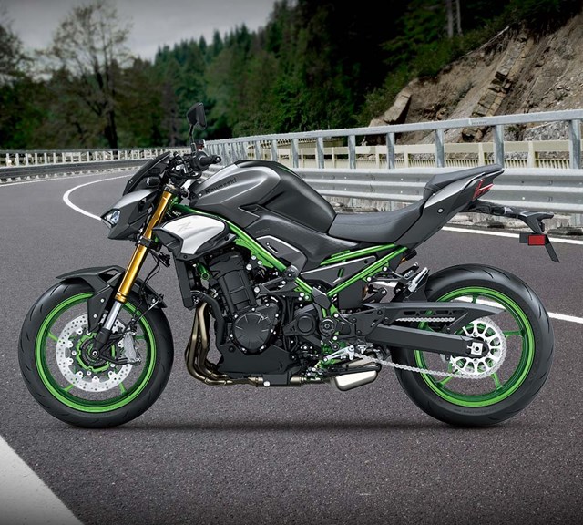 Image of 2026 Z900 SE in action