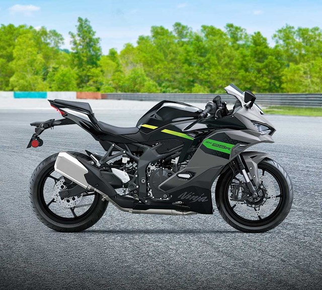 Image of 2026 Ninja ZX-25R SE in action