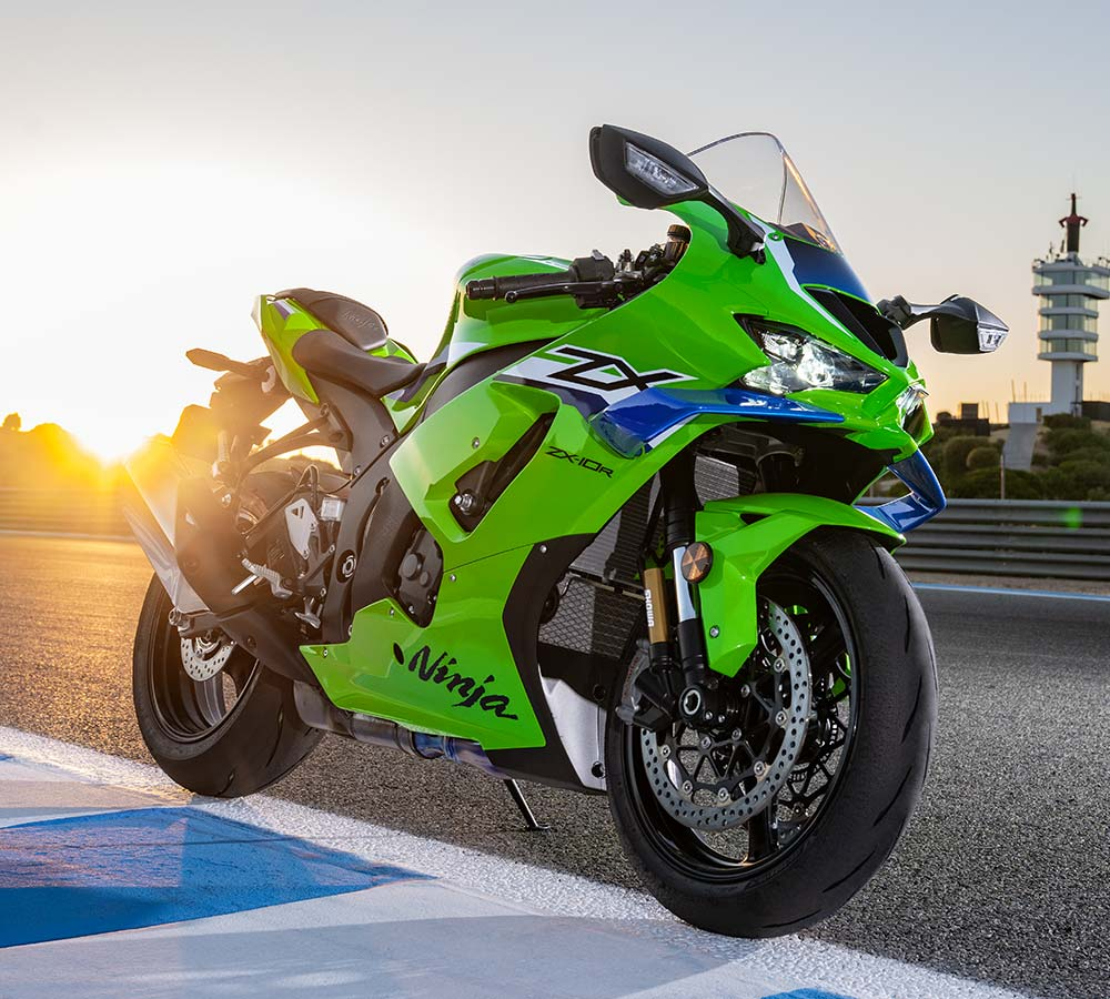Kawasaki Ninja ZX-10R | スーパースポーツモデル | サーキットで鍛え