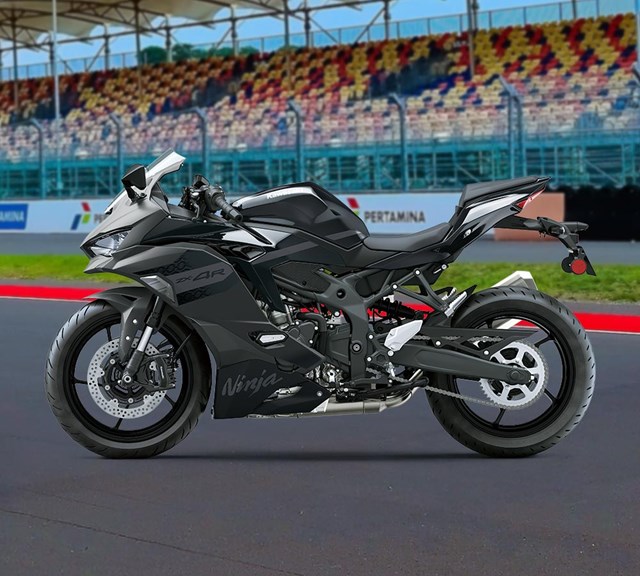 Image of 2027 Ninja ZX-4R SE in action