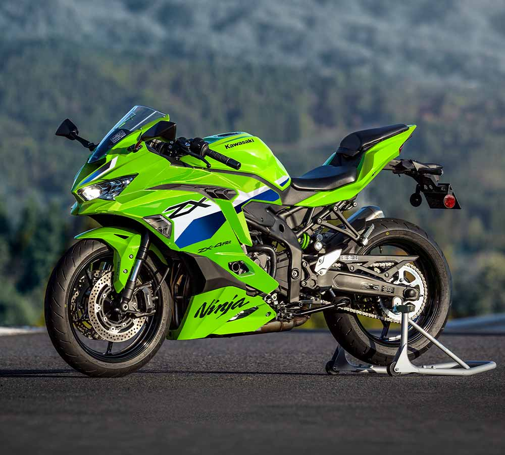 Kawasaki Ninja ZX-4R |スーパースポーツモデル|並列4気筒エンジンを