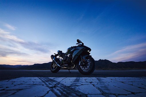 2027 Ninja H2 CARBON