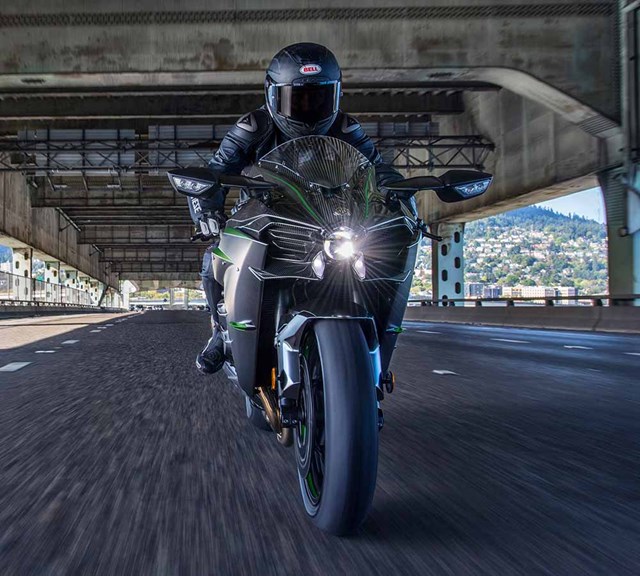 Image of 2022 NINJA H2 CARBON in action